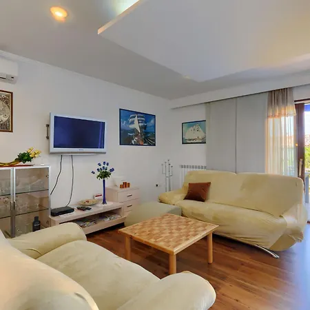 Apartment Laura - Lbn422 By Interhome *