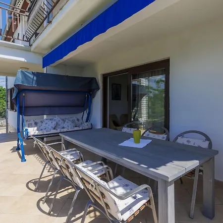 Apartment Laura - Lbn422 By Interhome